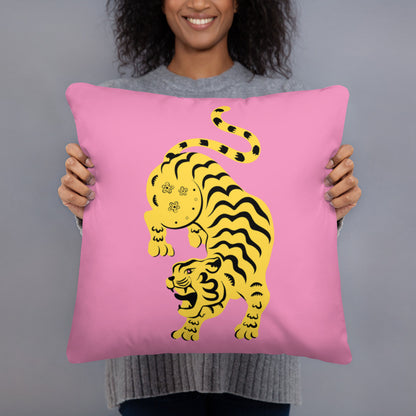 Bold tiger cushion cover